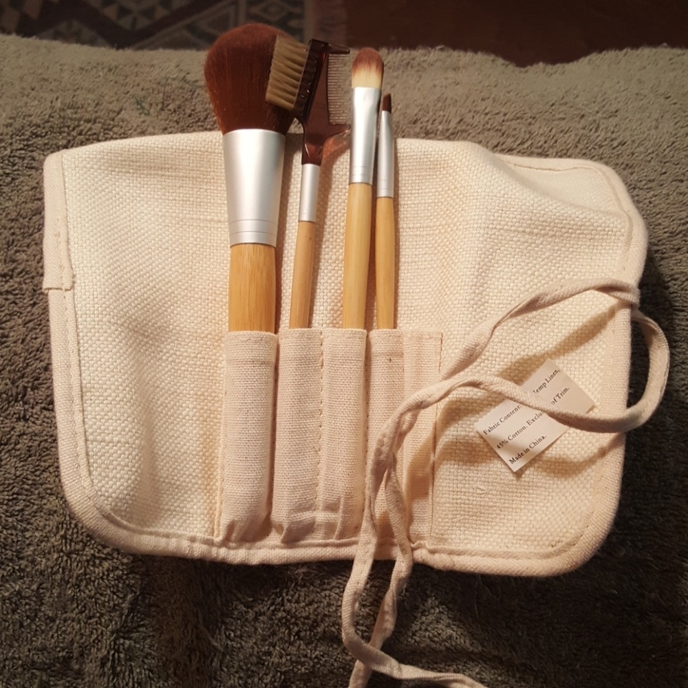 5 PC ORGANIC BRUSH SET W/HEMP PROTECTIVE CASE